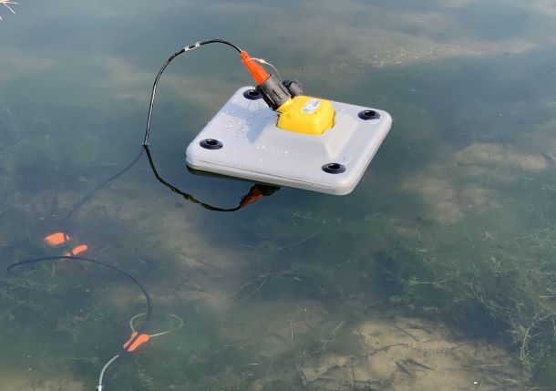 Example of a Quantum external connector within a marsh float